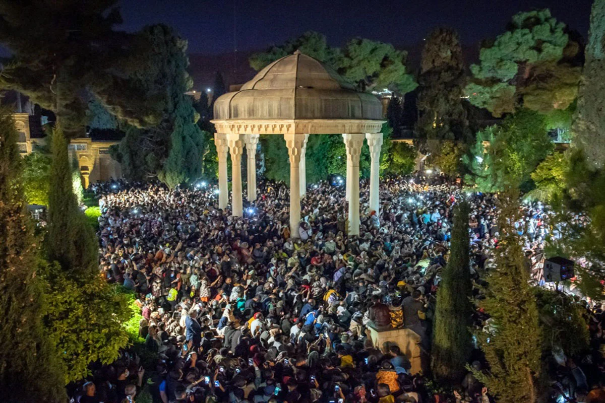  تور بزرگداشت حافظ شیرازی در شیراز - شیرازگردی