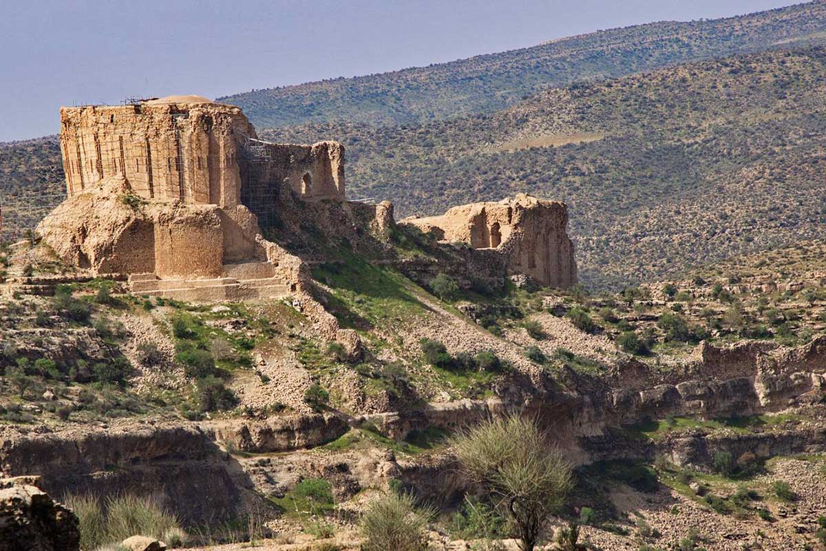 تور باستانی فیروز آباد